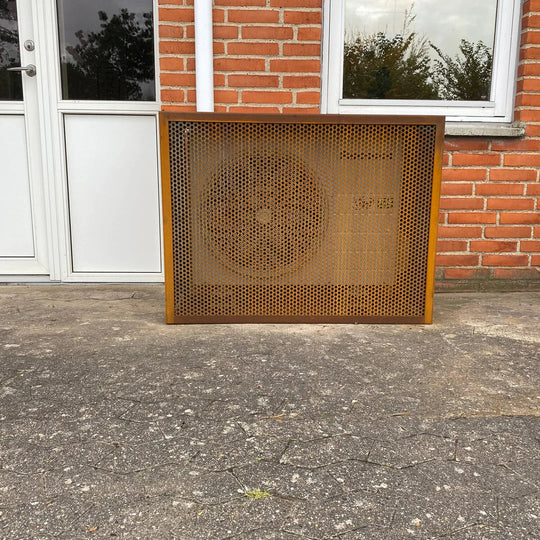 Overkapping voor warmtepomp van cortenstaal