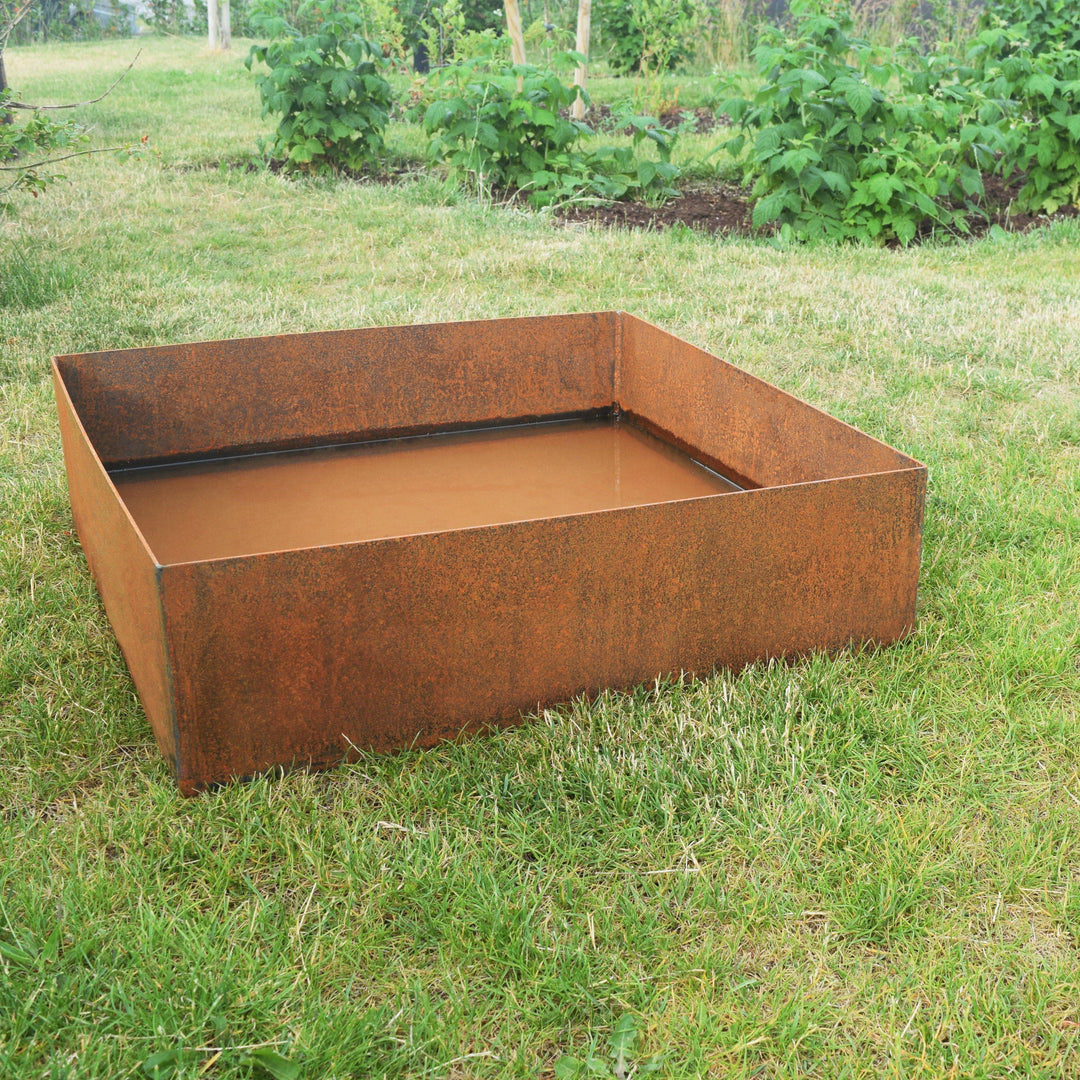 Vierkante waterbassin, cortenstaal / zwart gelakt
