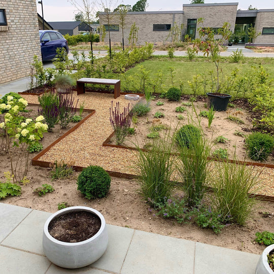 Maatwerk: Borderrand van 3 mm cortenstaal