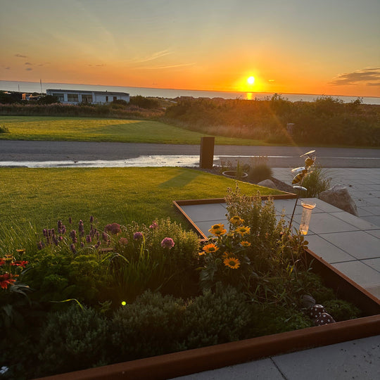 Borderrand met omgezette bovenrand van 3 mm cortenstaal