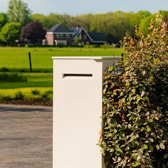 Brievenbus van gelakt staal - brieven en pakketten model