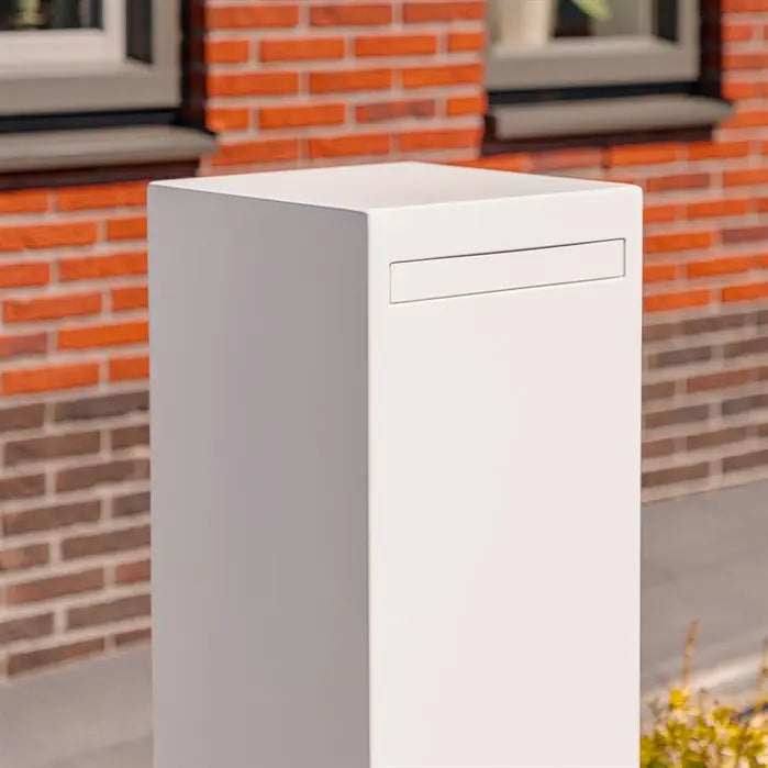 Brievenbus van gelakt staal - minimalistisch model