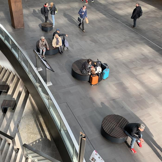 Vierkante bank/platform van gepoedercoat staal