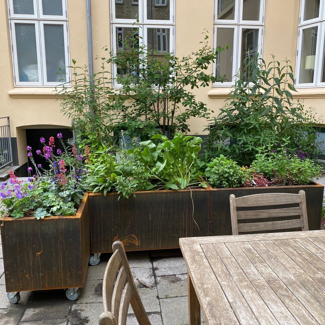 Plantenbak met wielen