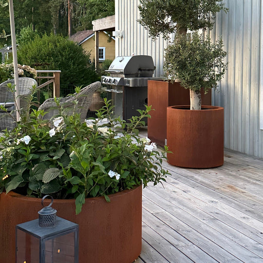 Ronde plantenbak met omgezette bovenrand